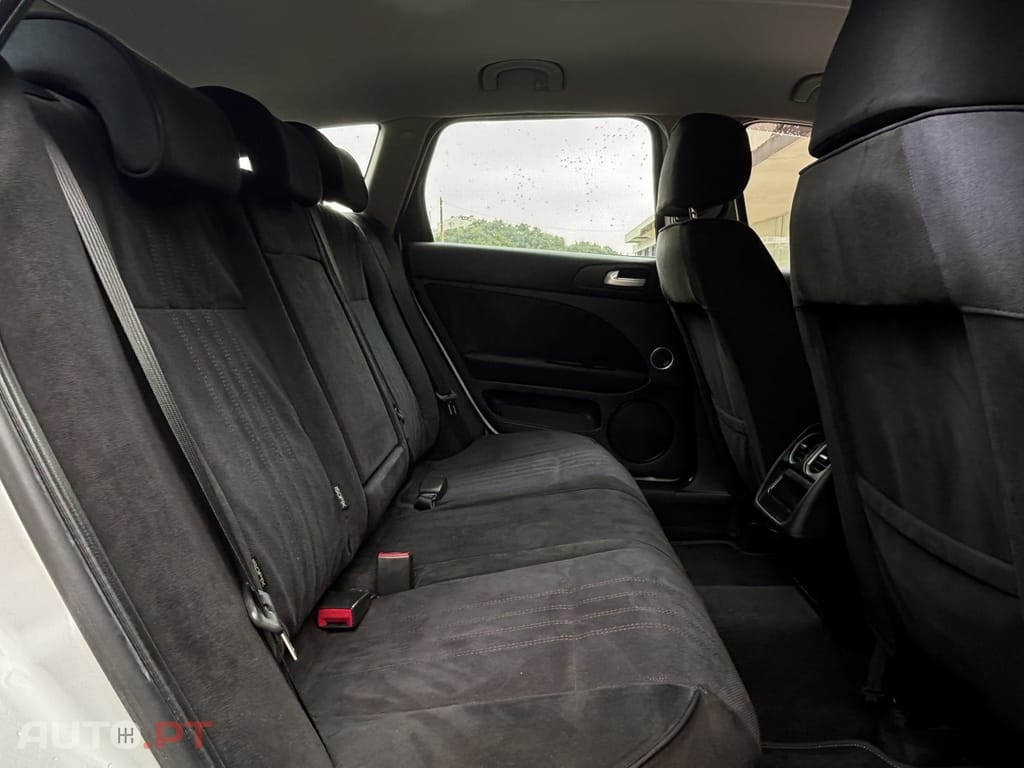 Alfa Romeo 159 1.9 JTD 16V Distinctive — fotografia 8