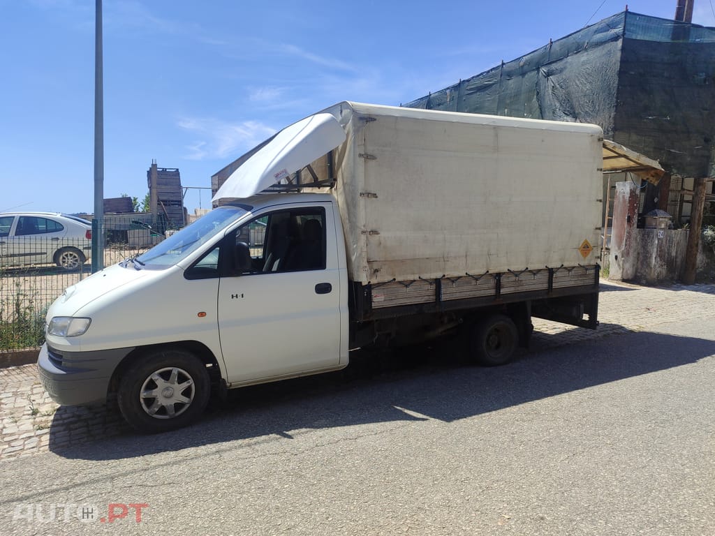 Hyundai H-1 Comercial
