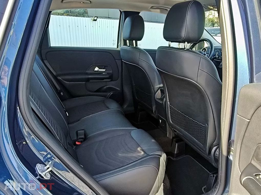 Mercedes-Benz B 250 e 8G-DCT Style — fotografia 14