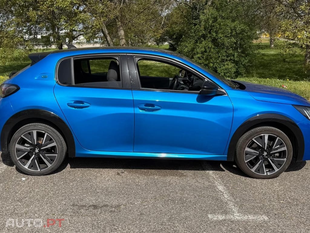 Peugeot E-208 50 kWh GT