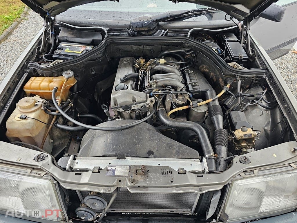 Mercedes-Benz W124 200 D