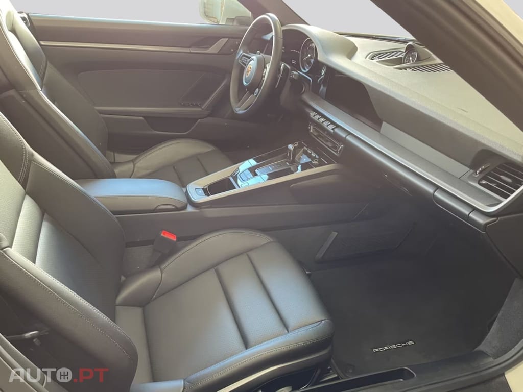 Porsche 911 Carrera Cabriolet 