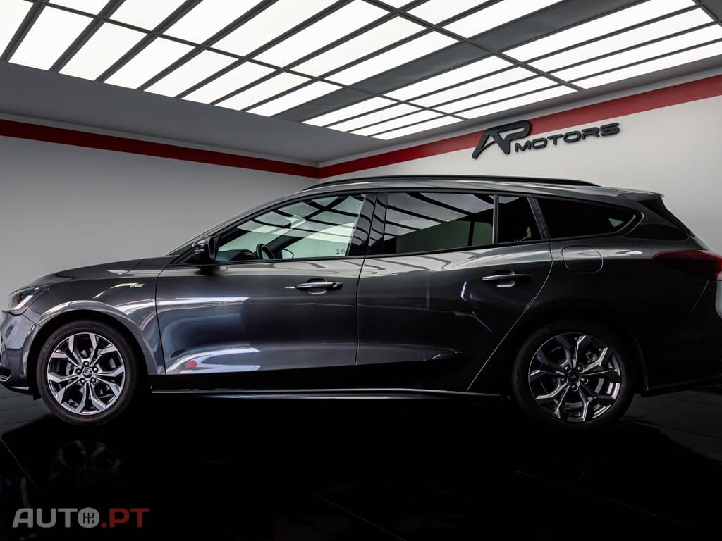 Ford Focus SW 1.0 EcoBoost MHEV ST-Line