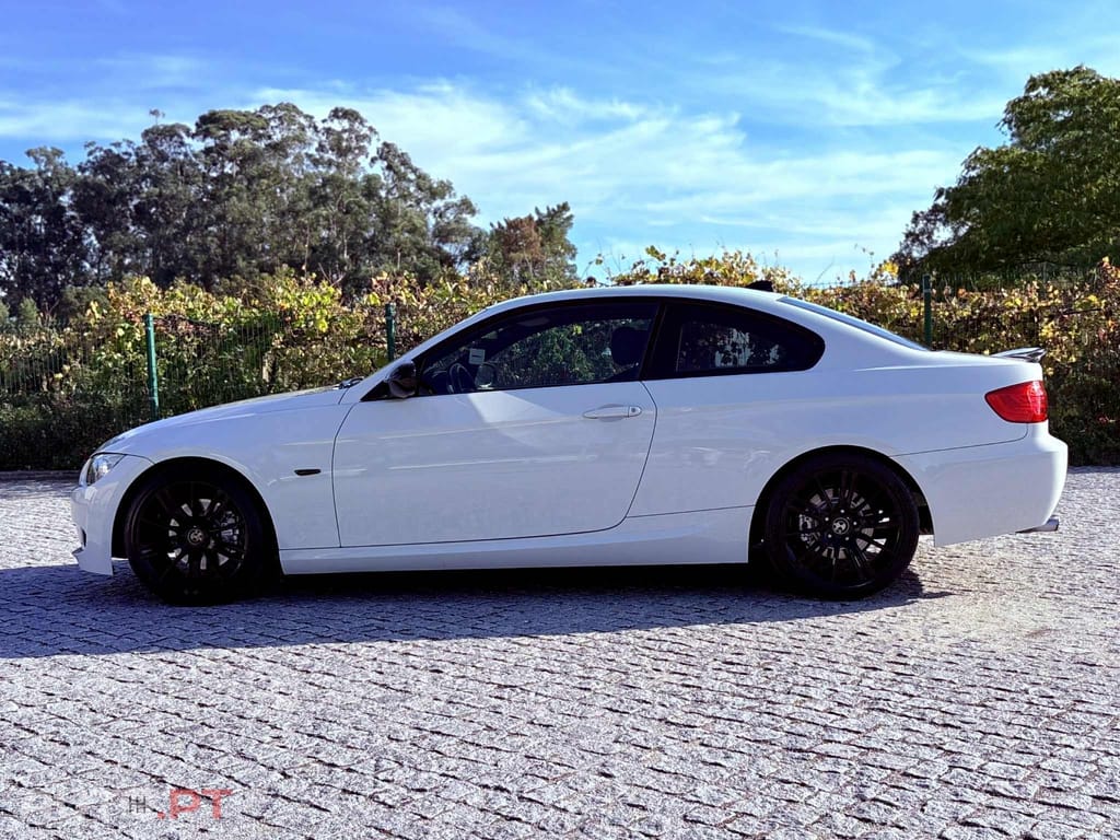 BMW 320 d Edição M Auto