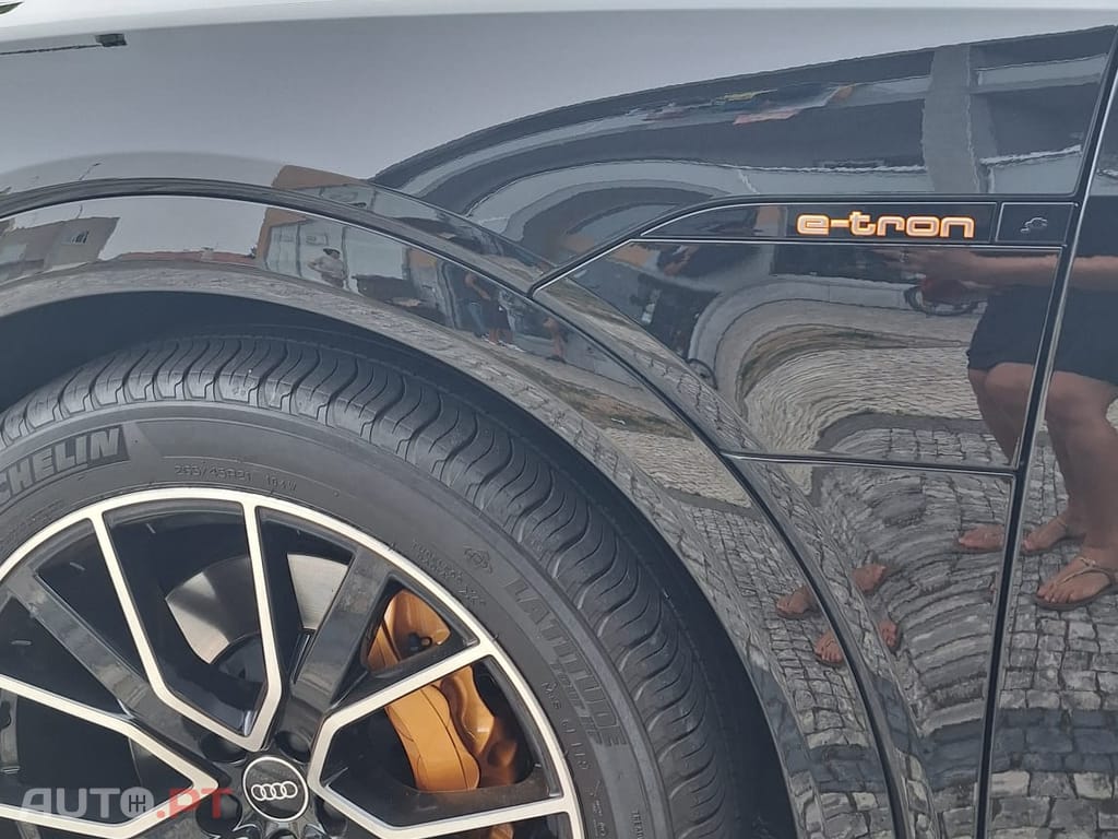 Audi E-Tron Sline 408cv