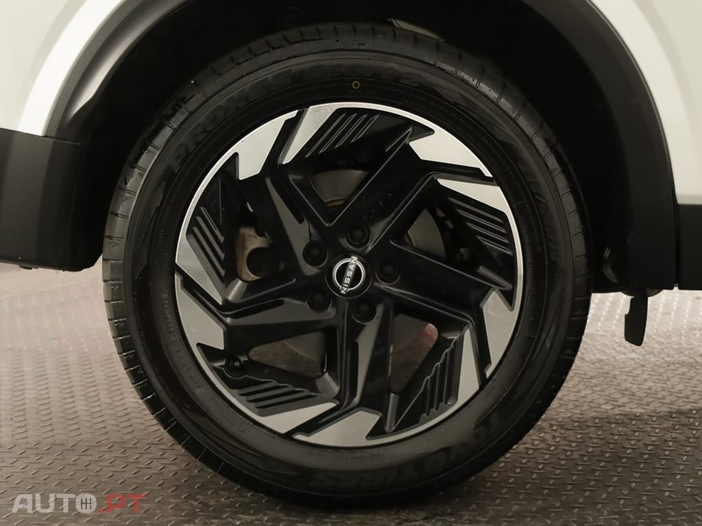 Nissan Qashqai 1.3 DIG-T N-Connecta LED Xtronic