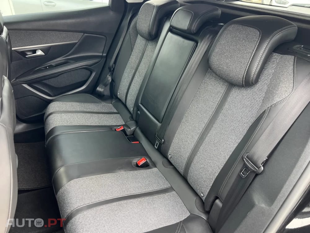 Peugeot 3008 1.5 BlueHDi Allure