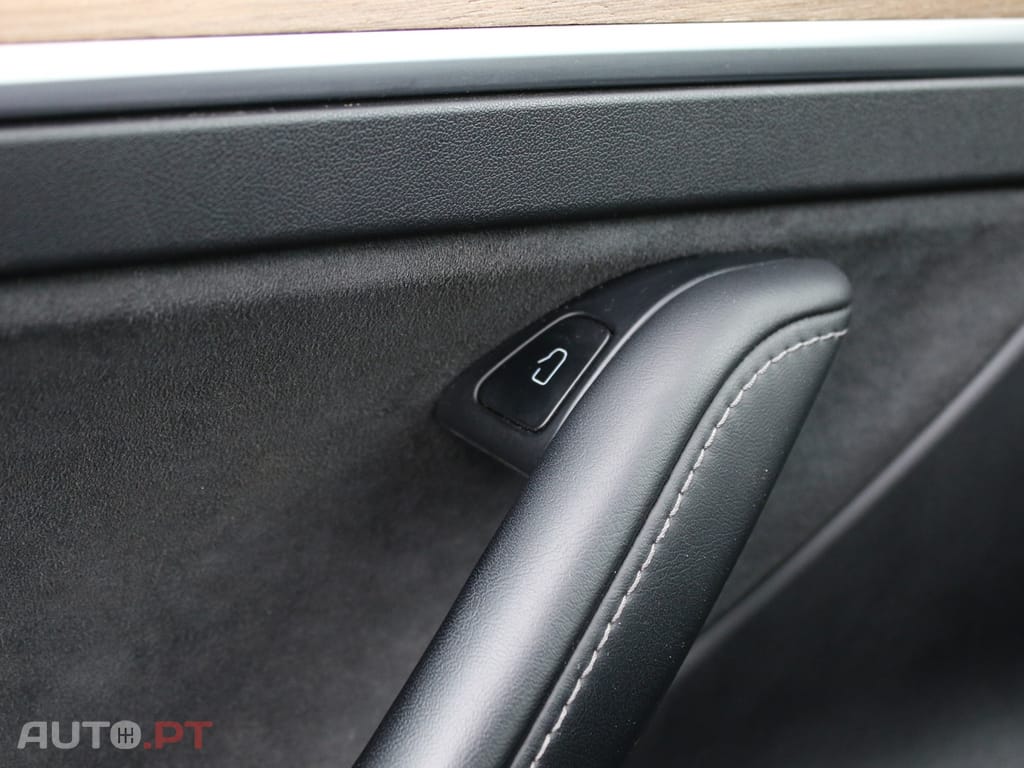 Tesla Model 3 Long Range Tração Integral