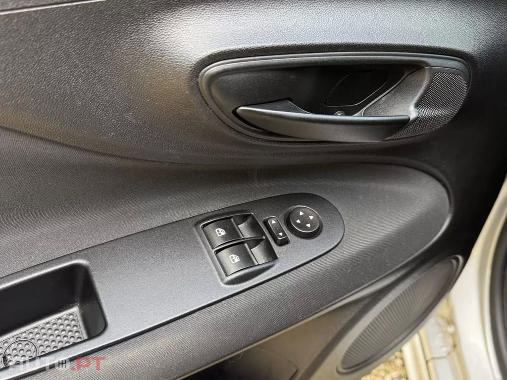 Fiat Punto 1.3 M-Jet Lounge Start&Stop — fotografia 16
