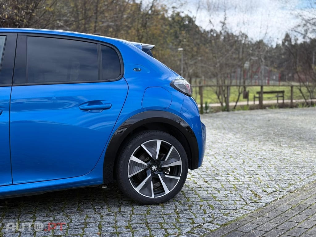Peugeot E-208 50 kWh GT Pack