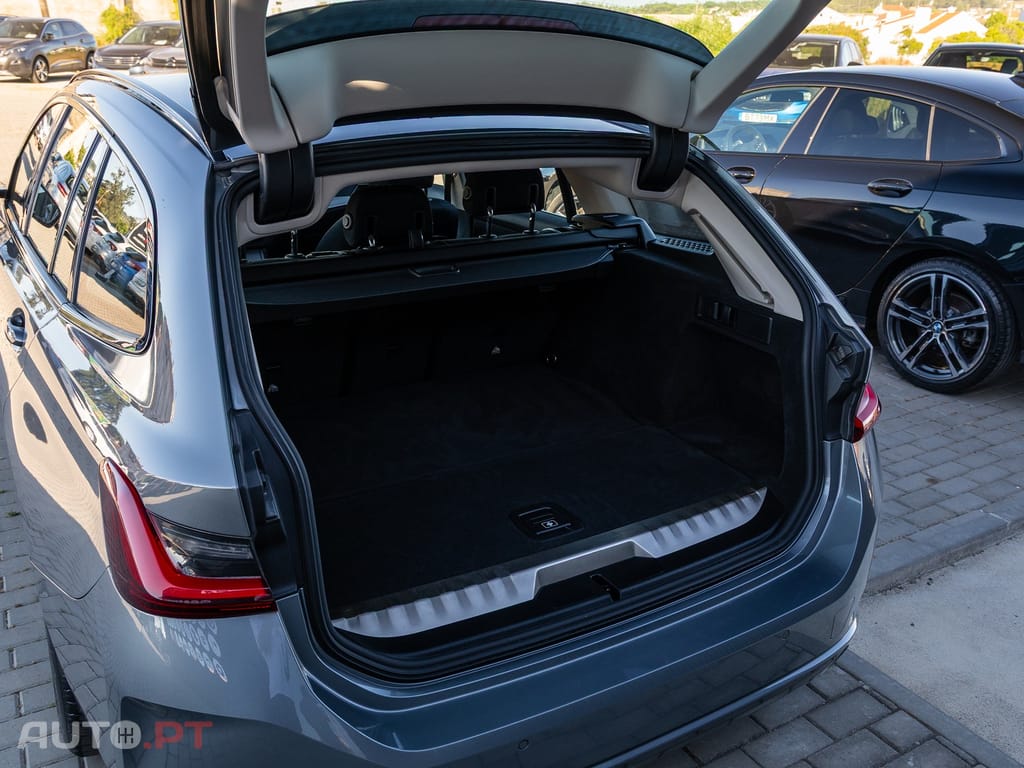 BMW 330 e Auto