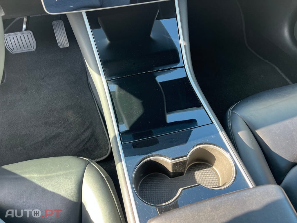 Tesla Model 3 Tração Traseira