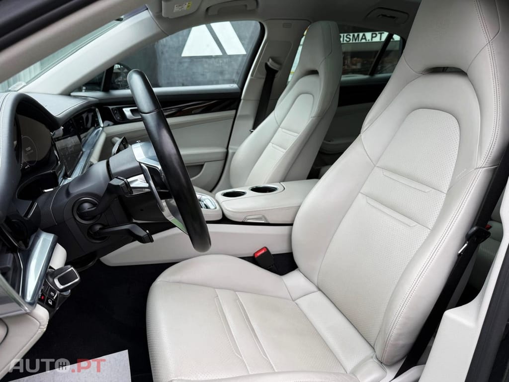 Porsche Panamera 4 E-Hybrid