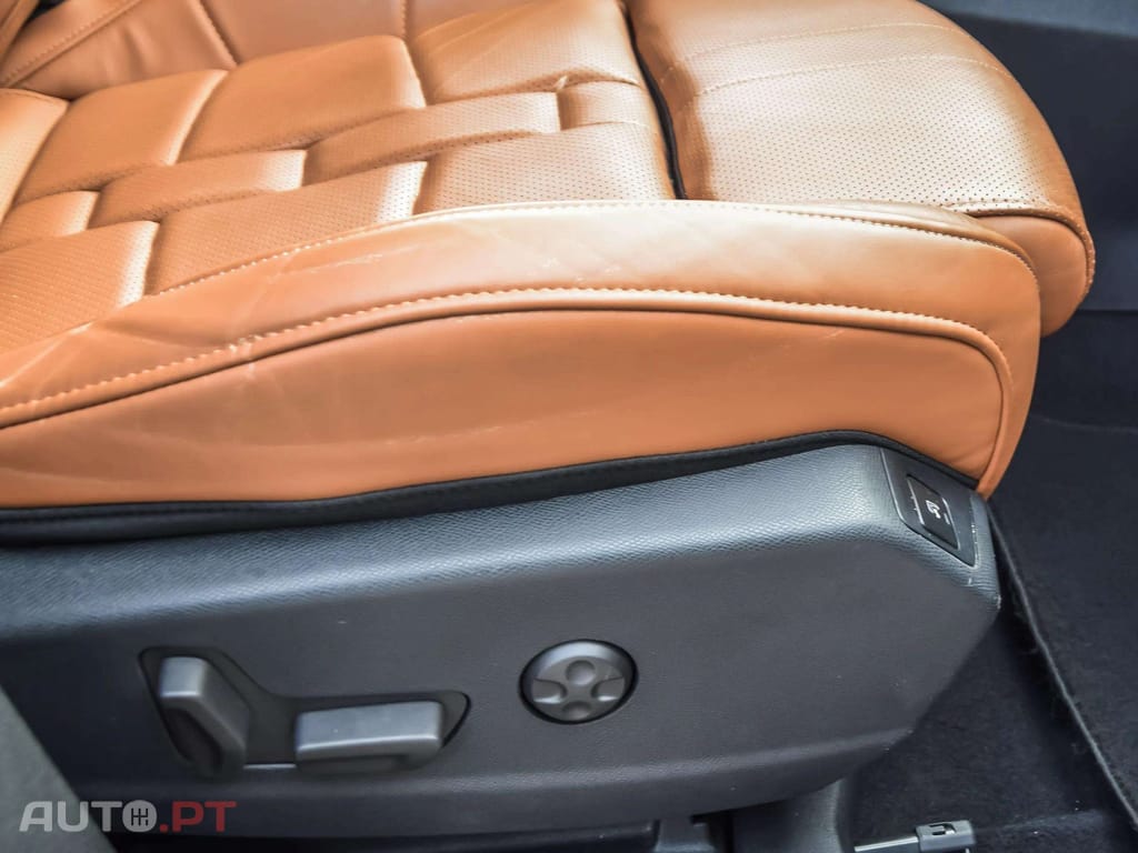 DS DS7 Crossback E-Tense 4x4 Opera EAT8