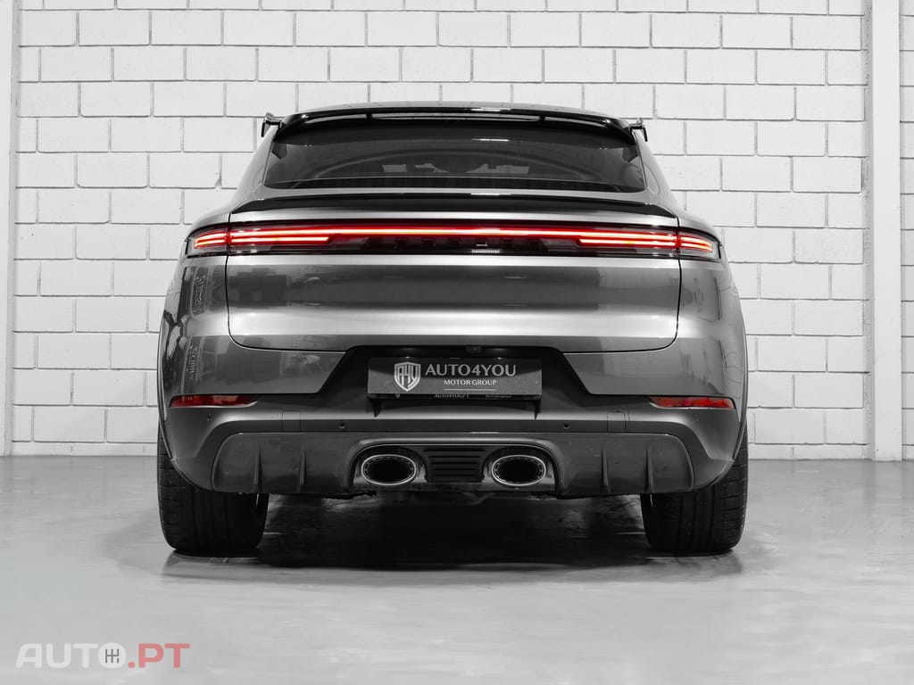 Porsche Cayenne Turbo E-Hybrid Pacote GT