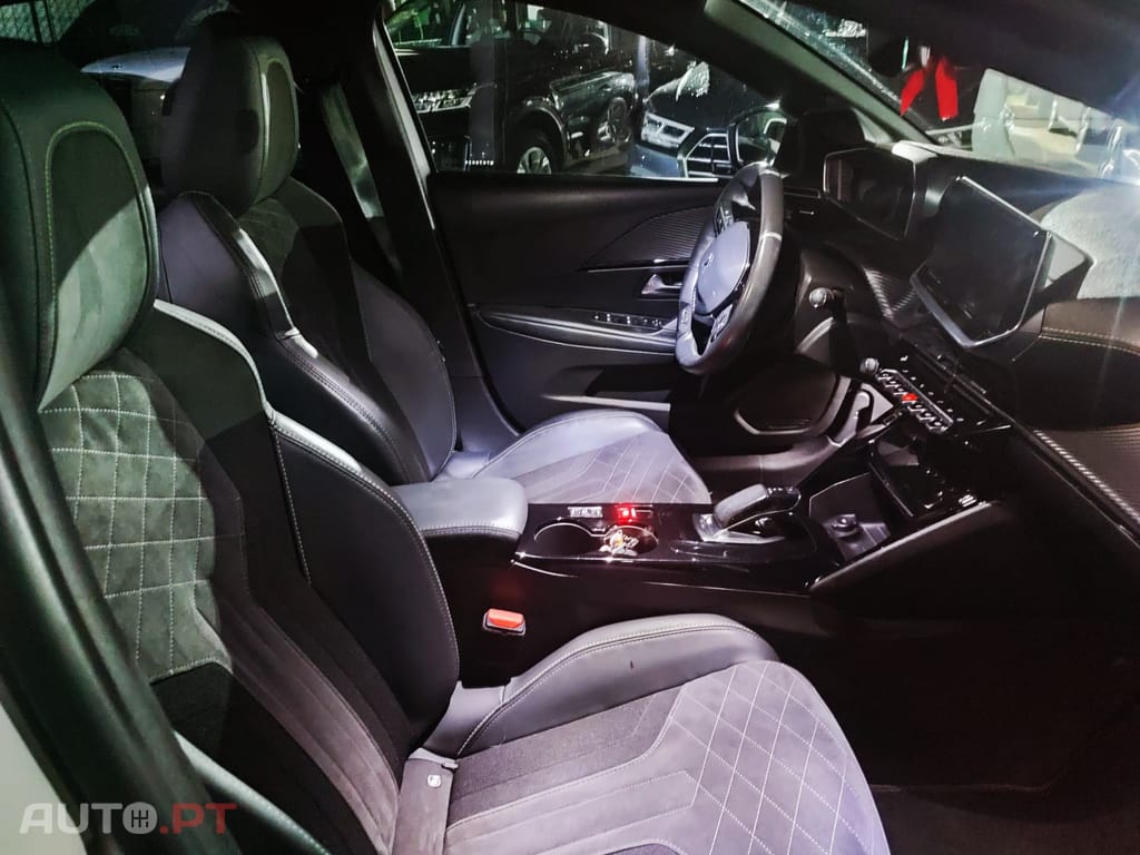 Peugeot E-208 50 kWh GT Pack