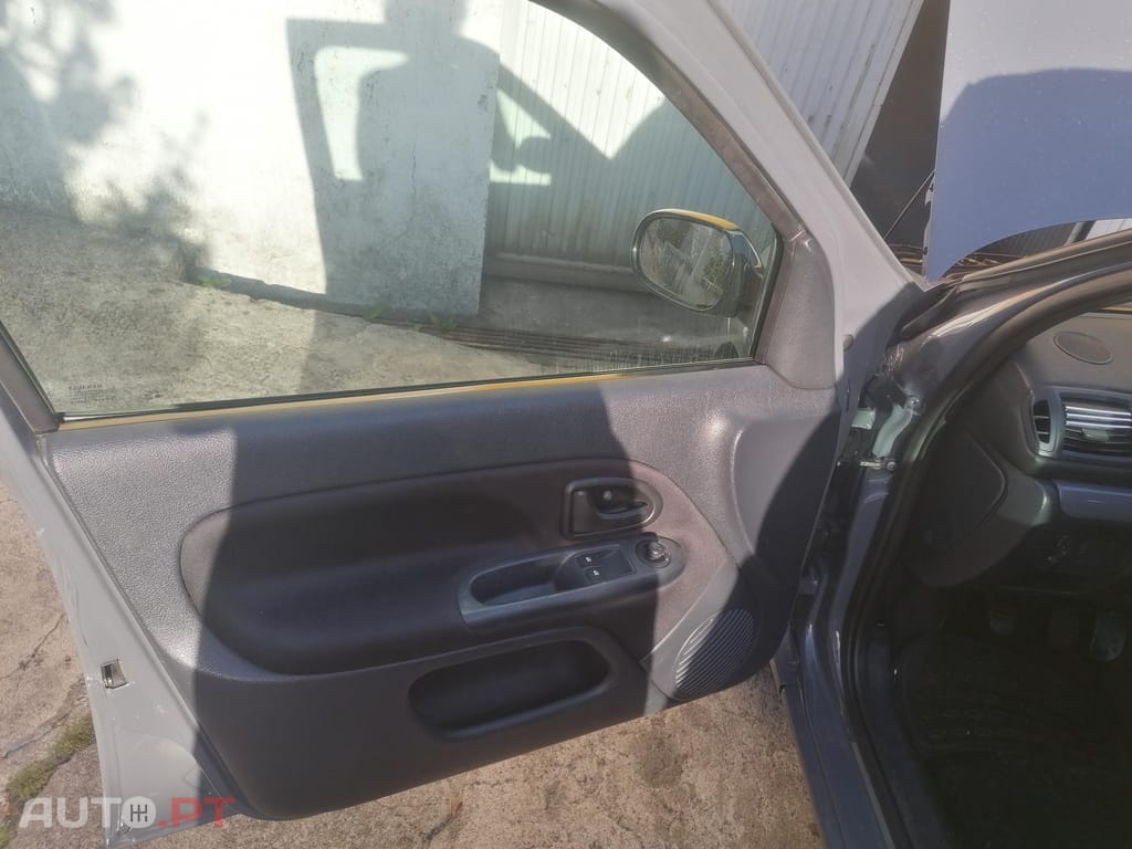 Renault Clio 65cv