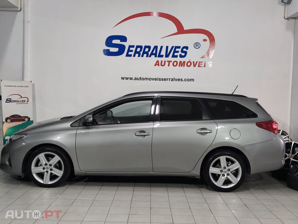Toyota Auris Touring Sports 1.4 D-4D Com+P.Sport