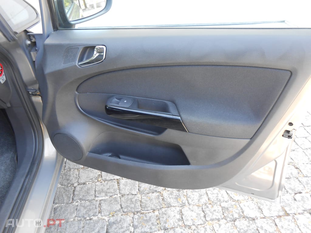 Opel Corsa 1.3 CDTI - GPS