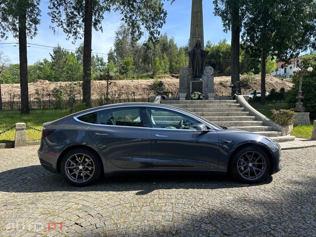 Tesla Model 3 Long-Range Dual Motor AWD