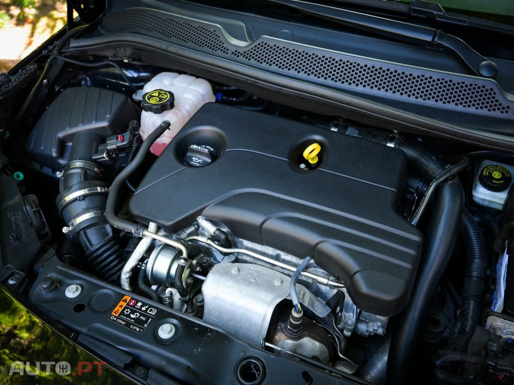 Opel Adam 1.0 T Rocks