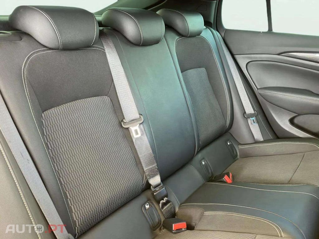 Opel Insignia 2.0 D GS Line