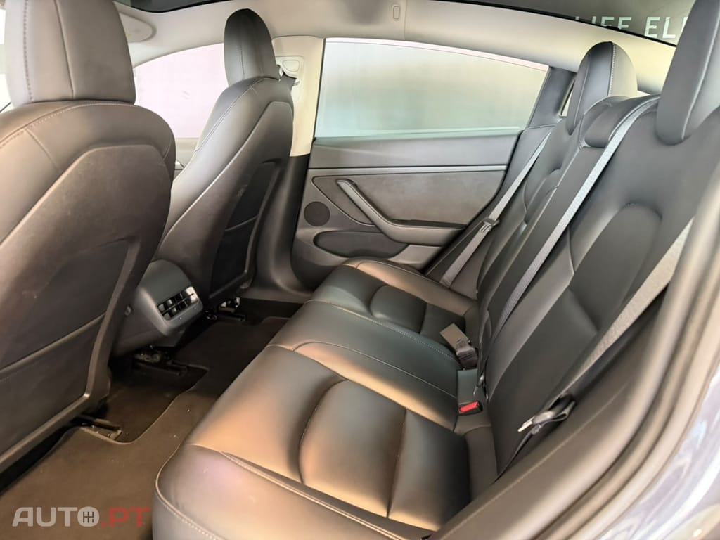Tesla Model 3 Standard Range Plus RWD