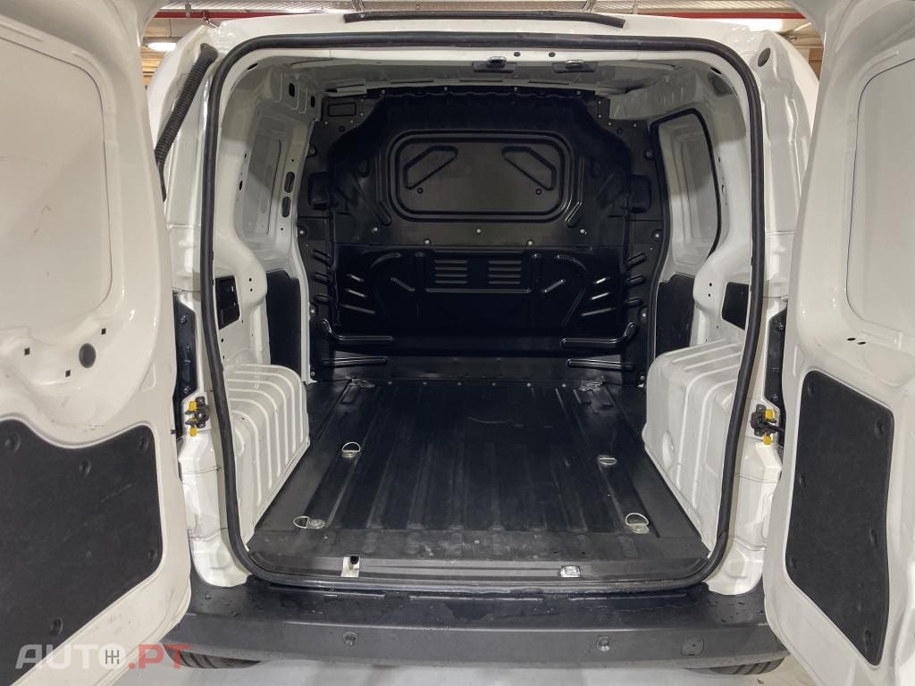 Fiat Fiorino 1.3 M-jet Adventure