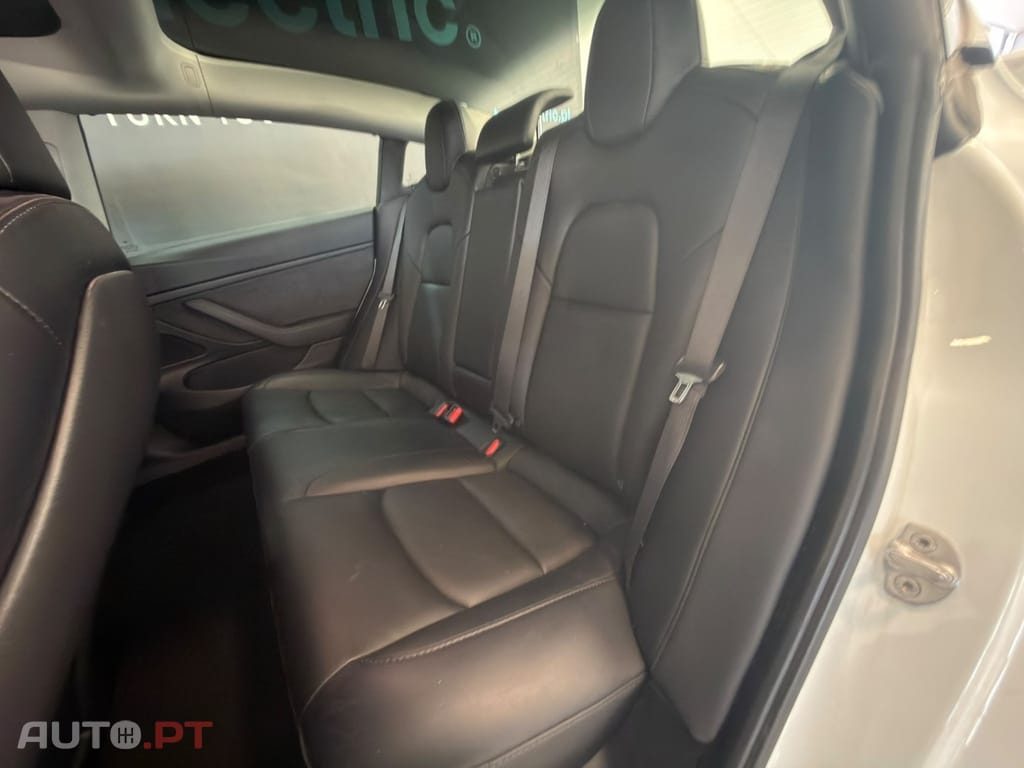Tesla Model 3 Performance Dual Motor AWD — fotografia 13