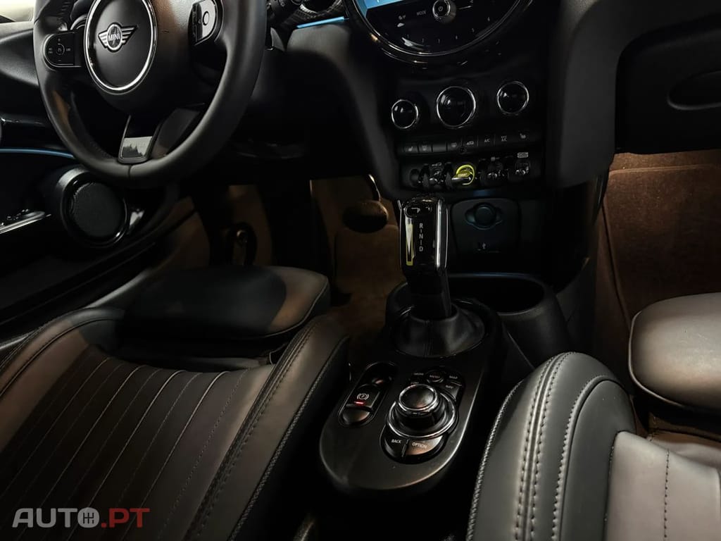 MINI Cooper Cooper SE Resolute Edition