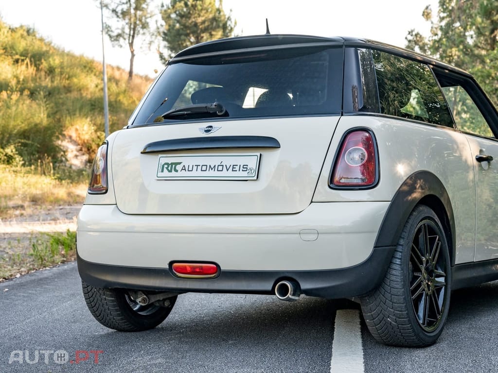 MINI Cooper Cooper D
