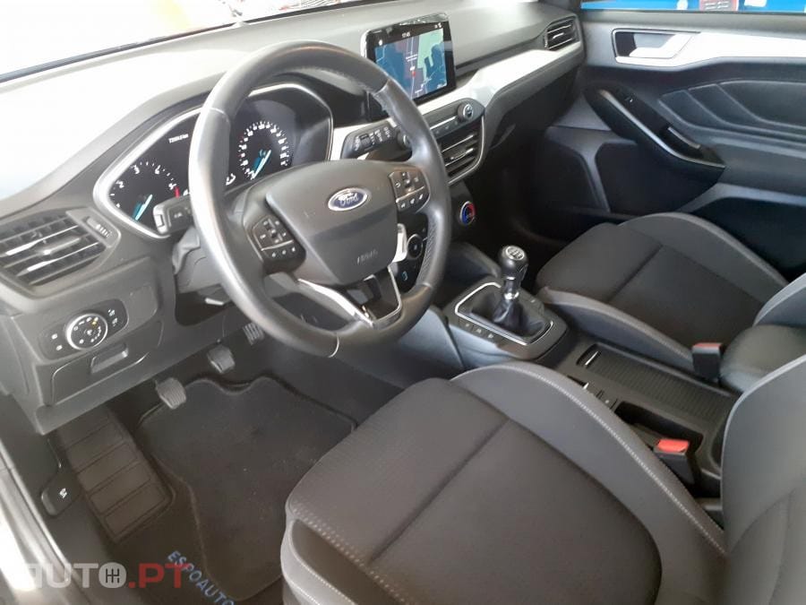 Ford Focus SW 1.5 TDCi EcoBlue Business — fotografia 7