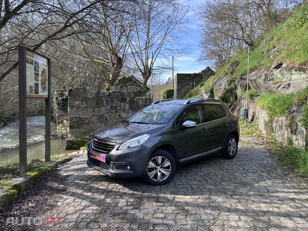 Peugeot 2008 PureTech 100 Allure
