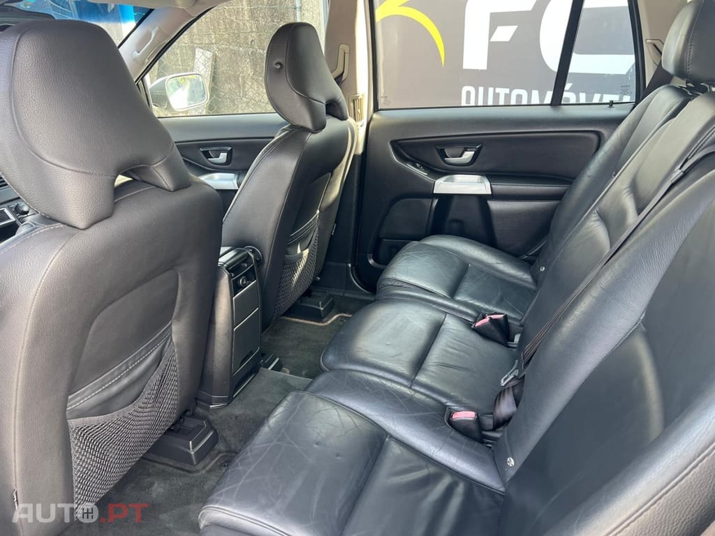 Volvo XC90 2.4 D5 5L Nivel 2 Auto.