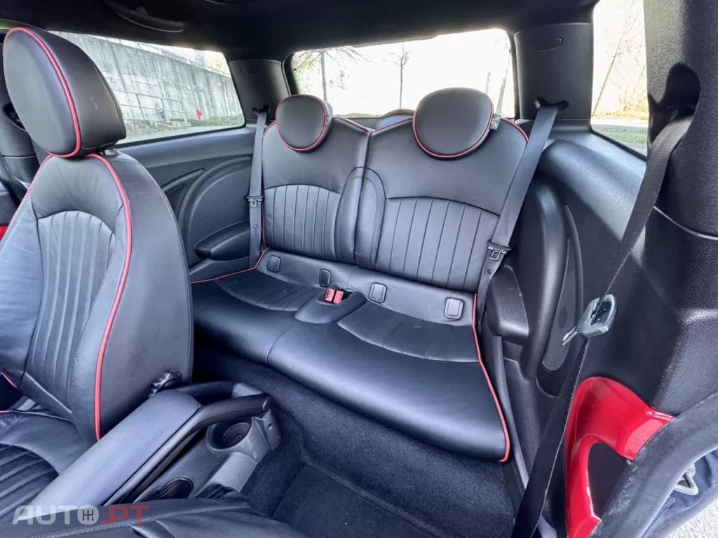 MINI John Cooper Works .