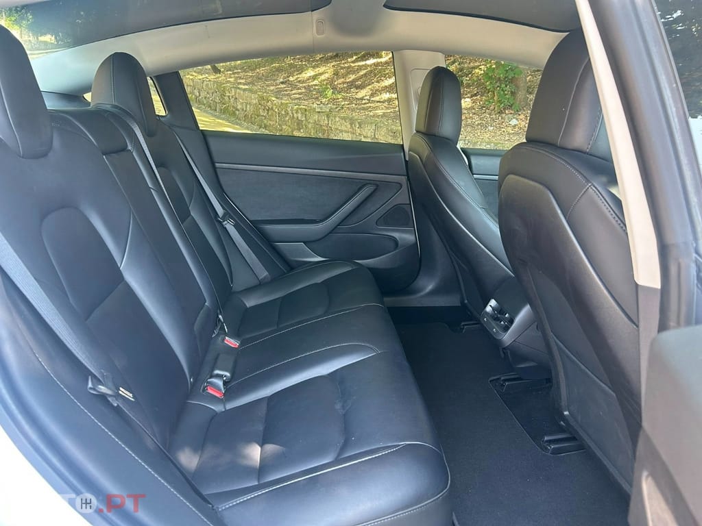 Tesla Model 3 SR Plus