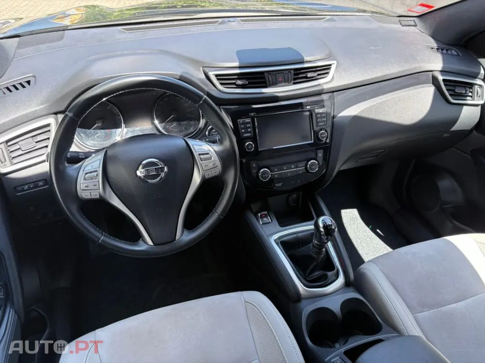 Nissan Qashqai 1.5 dCi Tekna Premium 17 Alcantara
