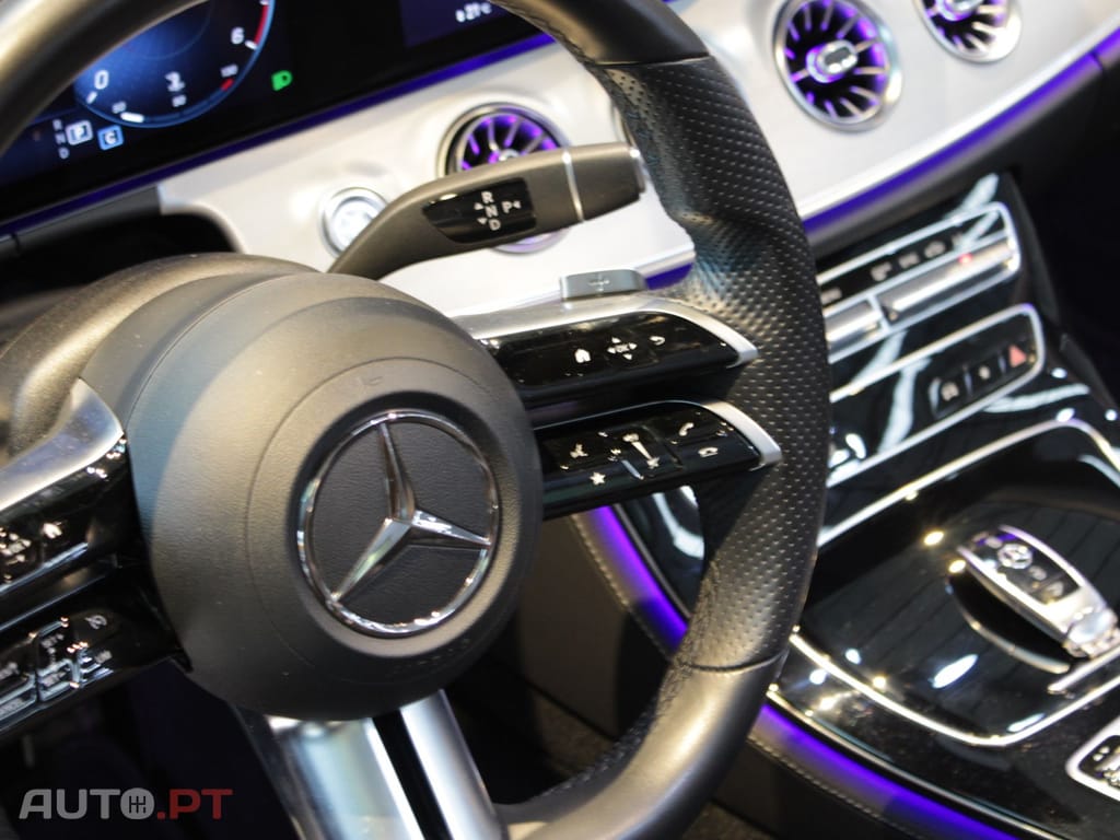 Mercedes-Benz E 220 AMG LINE