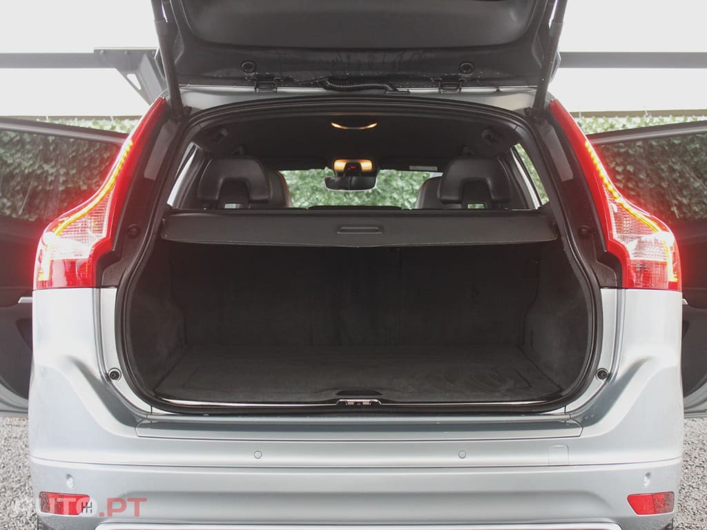 Volvo XC60 2.0 D3 R-Design Geartronic