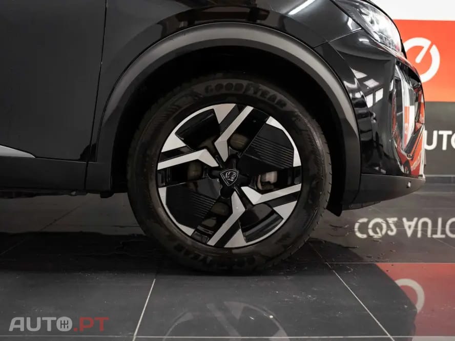 Peugeot 2008 1.2 PureTech Allure EAT8