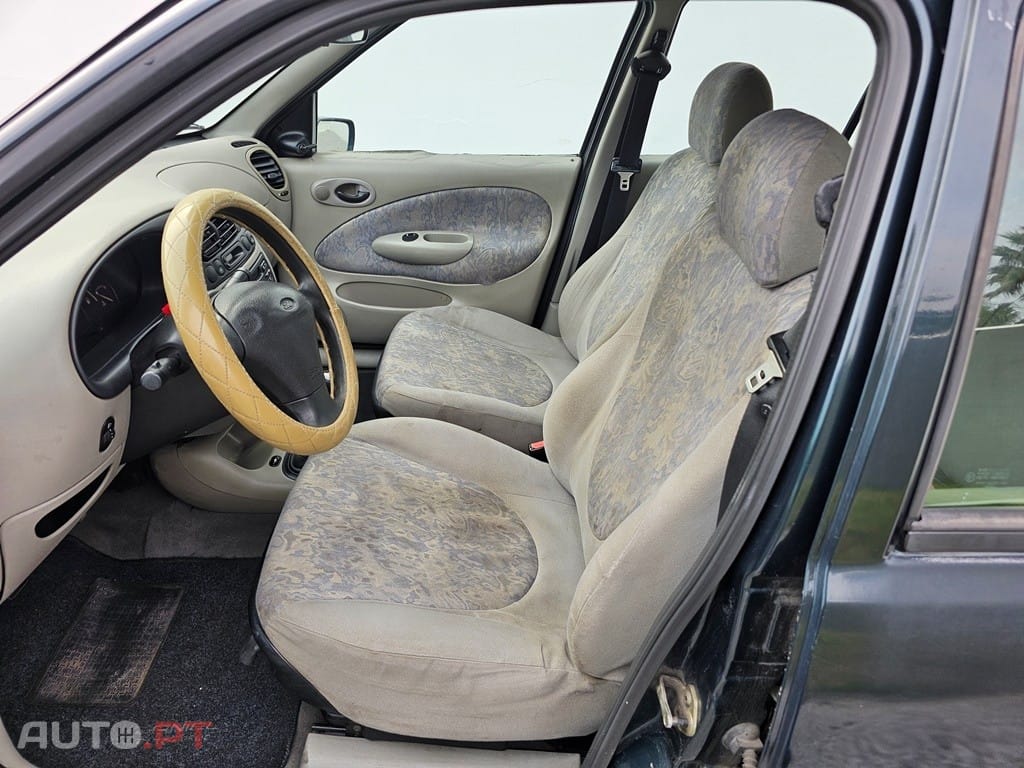 Ford Fiesta 1.8 D Studio