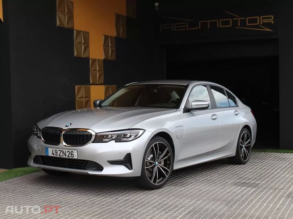 BMW 330 e Auto