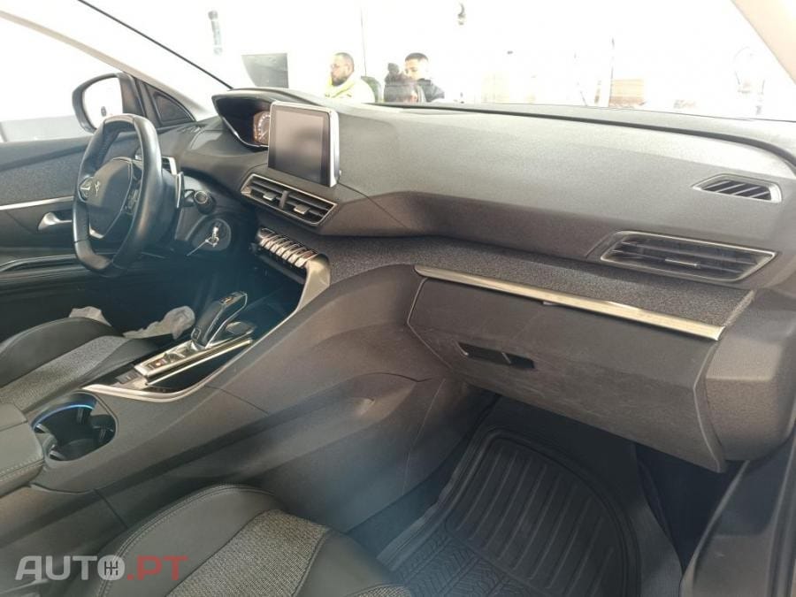 Peugeot 5008 1.5 BlueHDi Allure EAT8