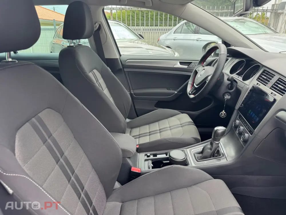 Volkswagen Golf Variant 1.6 TDi Highline DSG