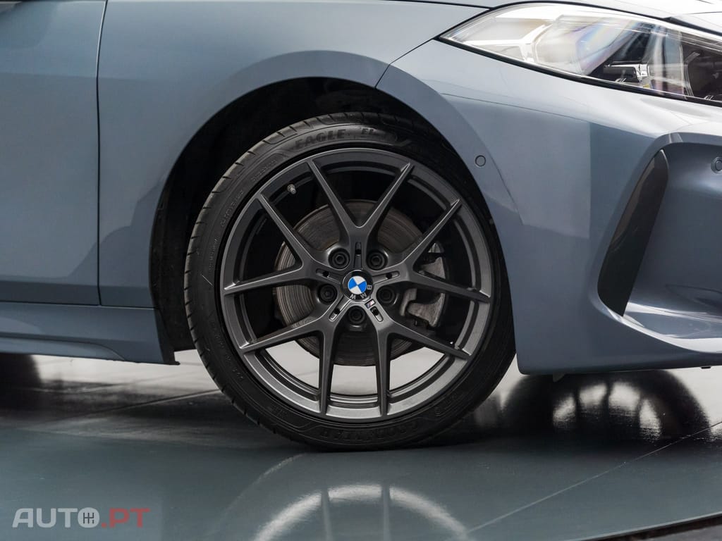 BMW 118 i Pack Desportivo M Auto