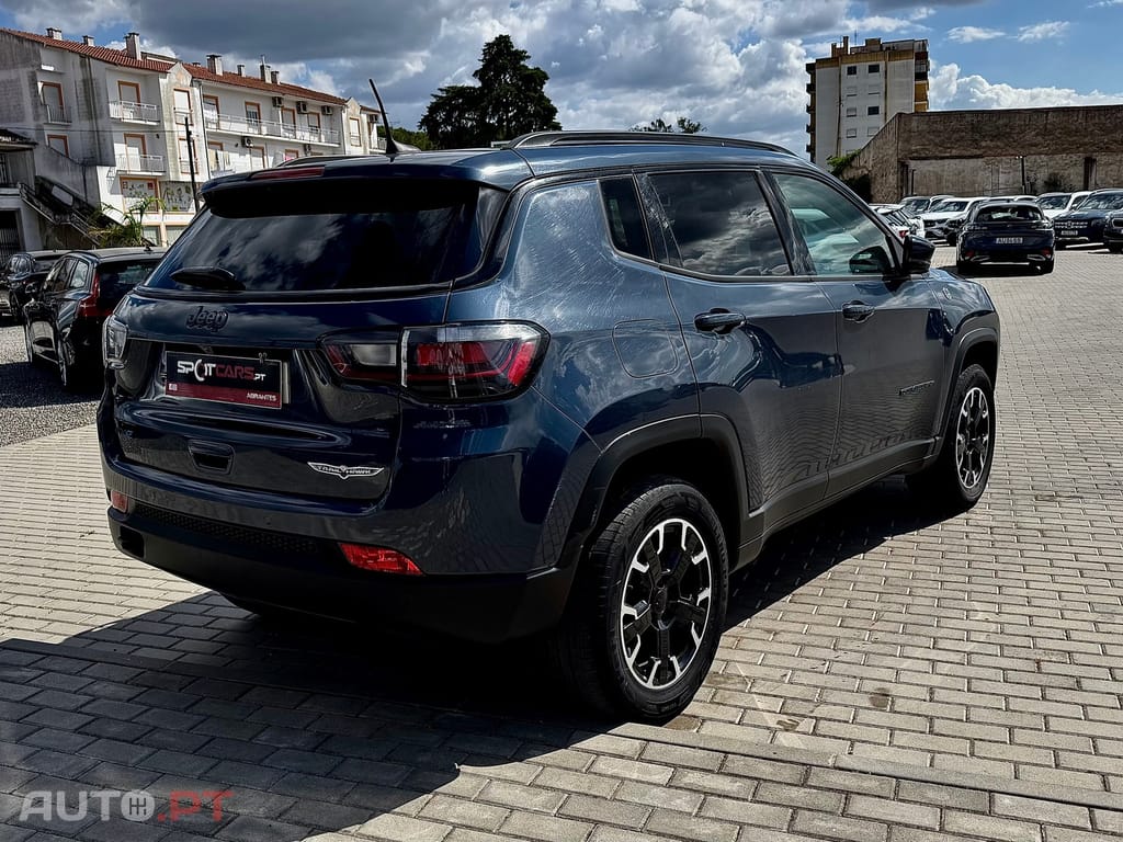 Jeep Compass 1.3 TG Trailhawk