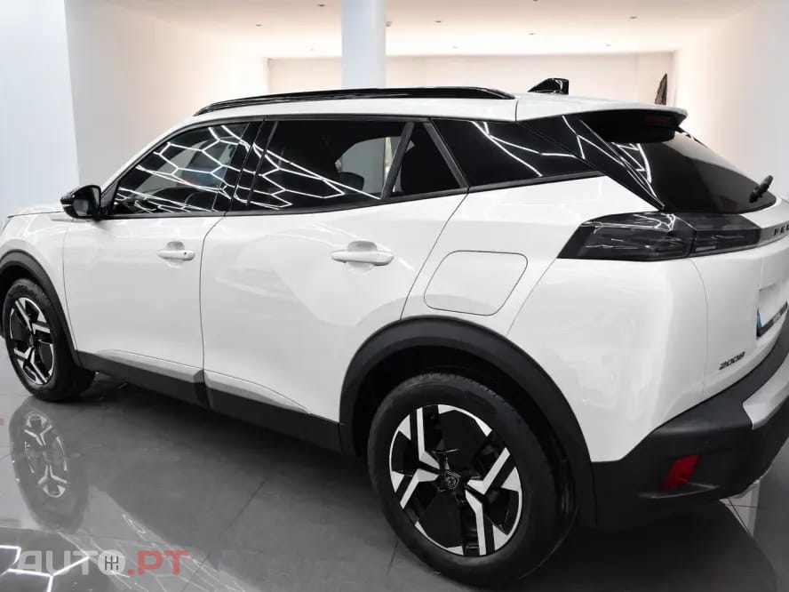 Peugeot 2008 1.2 PureTech Allure EAT8