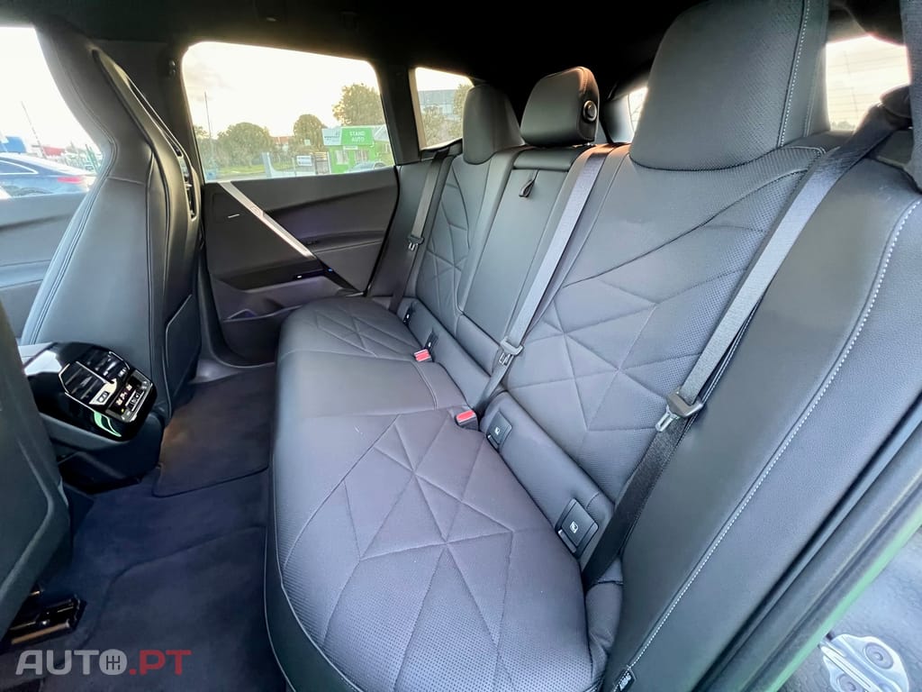 BMW iX XDrive 40