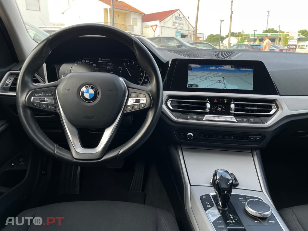 BMW 330 e Touring Corporate Edition Auto