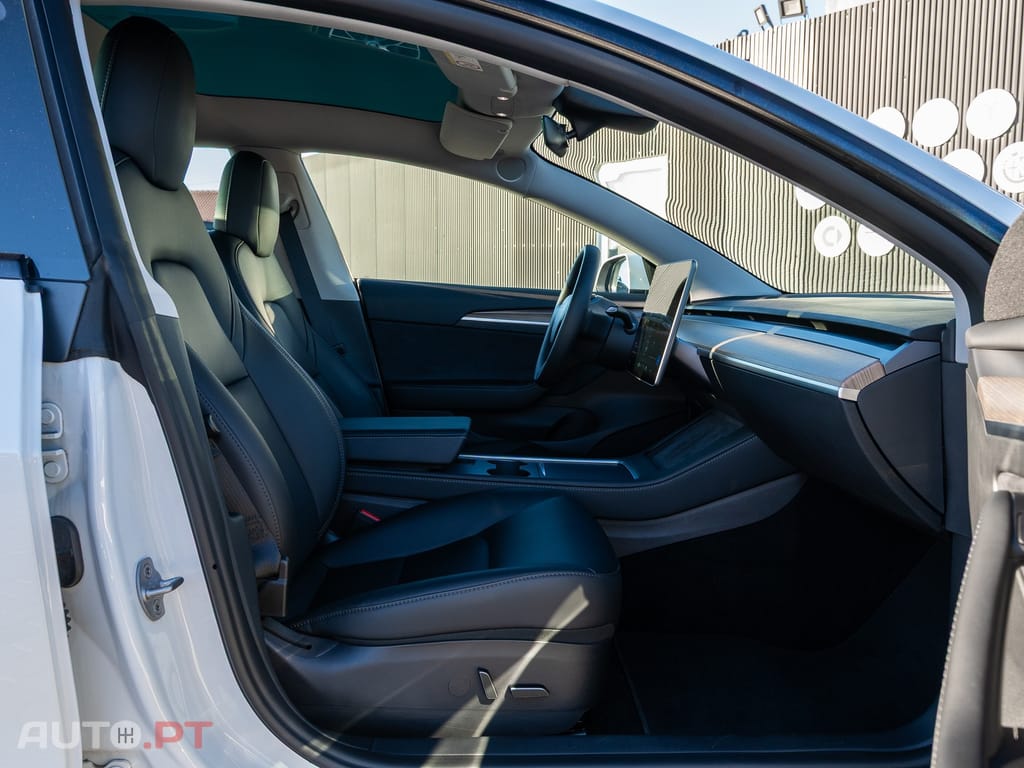 Tesla Model 3 RWD